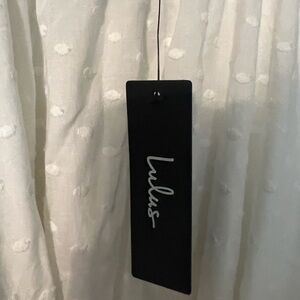Lulu's Black and White Garment Tag